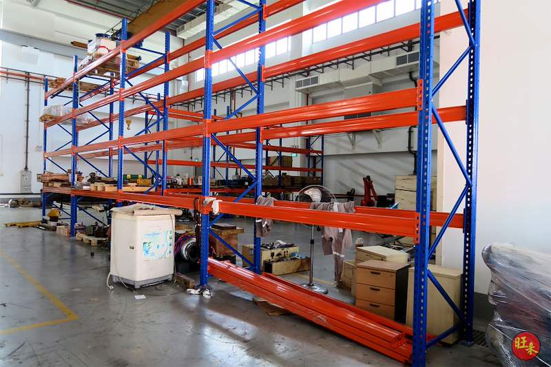 V3000 racking run with parts stored on the lower levels along the workshop wall - V3000 Racking - V3-5 | Wong Lye Racking, Singapore Racking Manufacturer