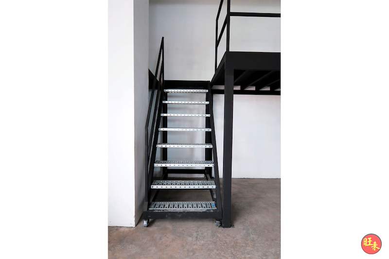 Straight steel staircase with perforated treads up to the mezzanine deck - V5000 Racking - V5-17 | Wong Lye Racking, Singapore Racking Manufacturer