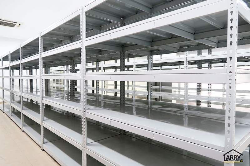 Boltless Shelving vs Pallet Racking in Singapore: Which Your Stock Actually Needs