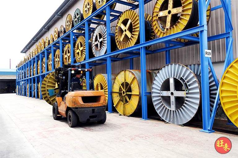 Forklift working in front of the V10000 cable-drum racking - V10000 Racking - V10-1 | Wong Lye Racking, Singapore Racking Manufacturer