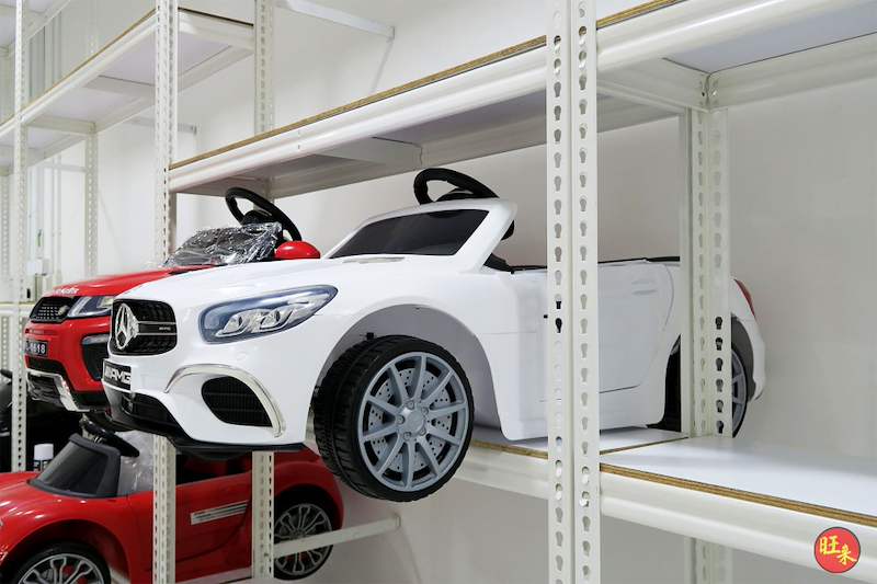 White ride-on toy car on a boltless shelving level with the red toy car behind - Boltless Racking - B3 | Wong Lye Racking, Singapore Racking Manufacturer