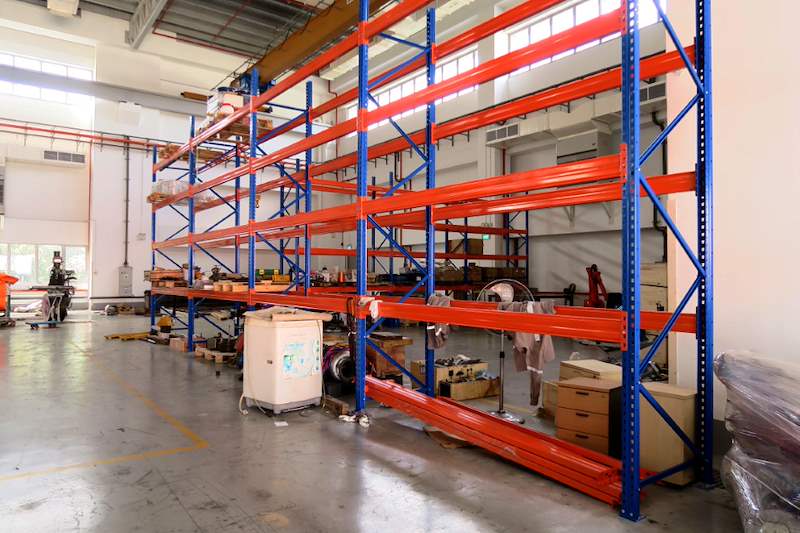Racking a Ramp-Up Warehouse: Floor Loading, Columns and Access
