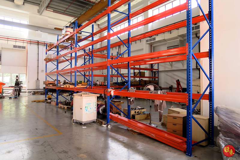 V3000 racking run and workshop equipment stored beneath, viewed from the aisle - V3000 Racking - V3-5 | Wong Lye Racking, Singapore Racking Manufacturer