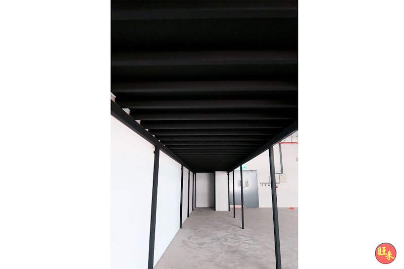 Underside of the mezzanine floor showing black steel beams and joists on square columns - V5000 Racking - V5-17 | Wong Lye Racking, Singapore Racking Manufacturer