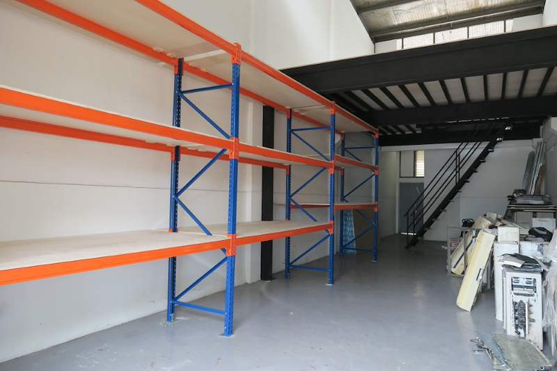 V3000 racking run with three decked levels, mezzanine staircase in the background - V3000 Racking - V3-2 | Wong Lye Racking, Singapore Racking Manufacturer