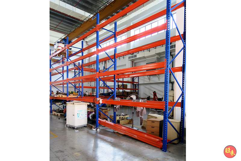 V3000 racking run with orange beams and blue uprights, parts stored on the lower level - V3000 Racking - V3-5 | Wong Lye Racking, Singapore Racking Manufacturer