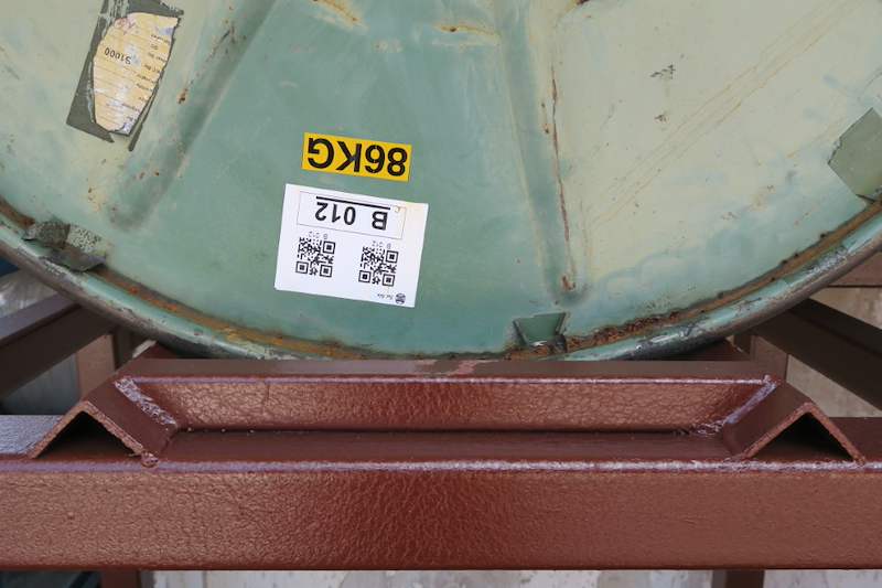 Cable drum seated in the V-shaped steel cradle beam - V5000 Racking - V5-1 | Wong Lye Racking, Singapore Racking Manufacturer